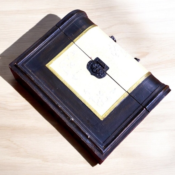 Stationary/ Document Storage Box - Picture 1 of 8